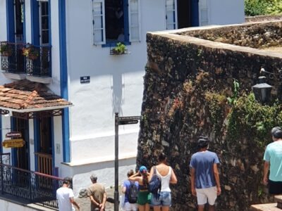 Passear pelas ladeiras tri-centenárias de Ouro Preto