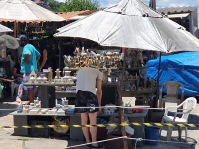 Feira de pedra-sabão atrai turistas de todos os lugares