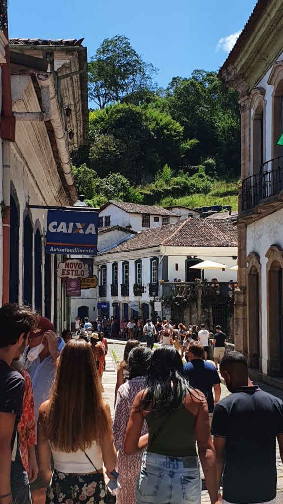 Tempo bom continua e visitantes enchem Ouro Preto