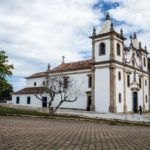 Igreja colonial restaurada em Glaura